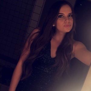 Meet your Posher, Ariana